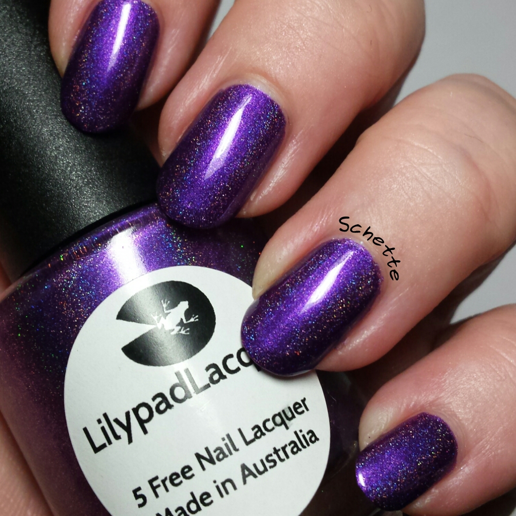 Le Vernis Lilypad Lacquer Good girl gone bad