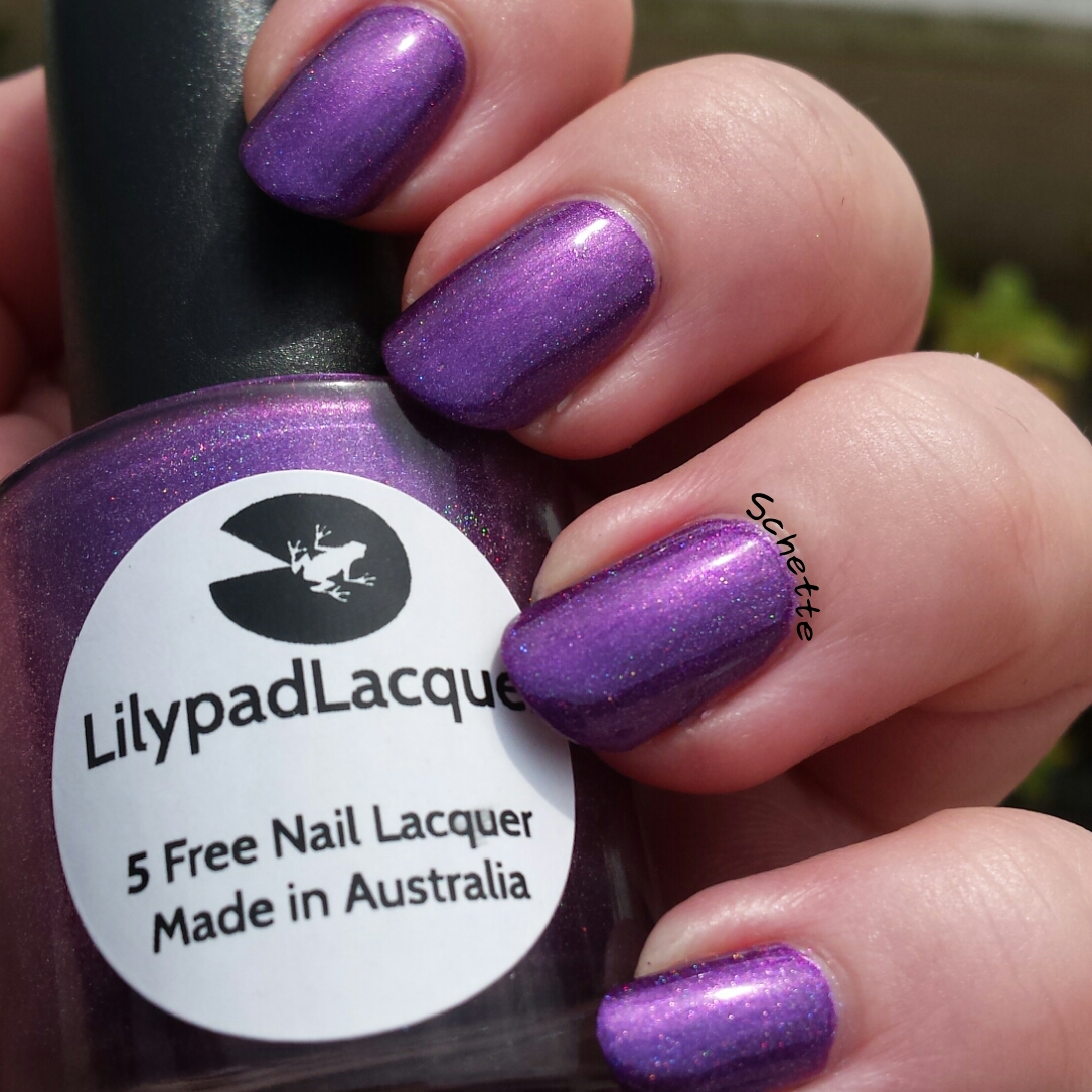 Le Vernis Lilypad Lacquer Good girl gone bad