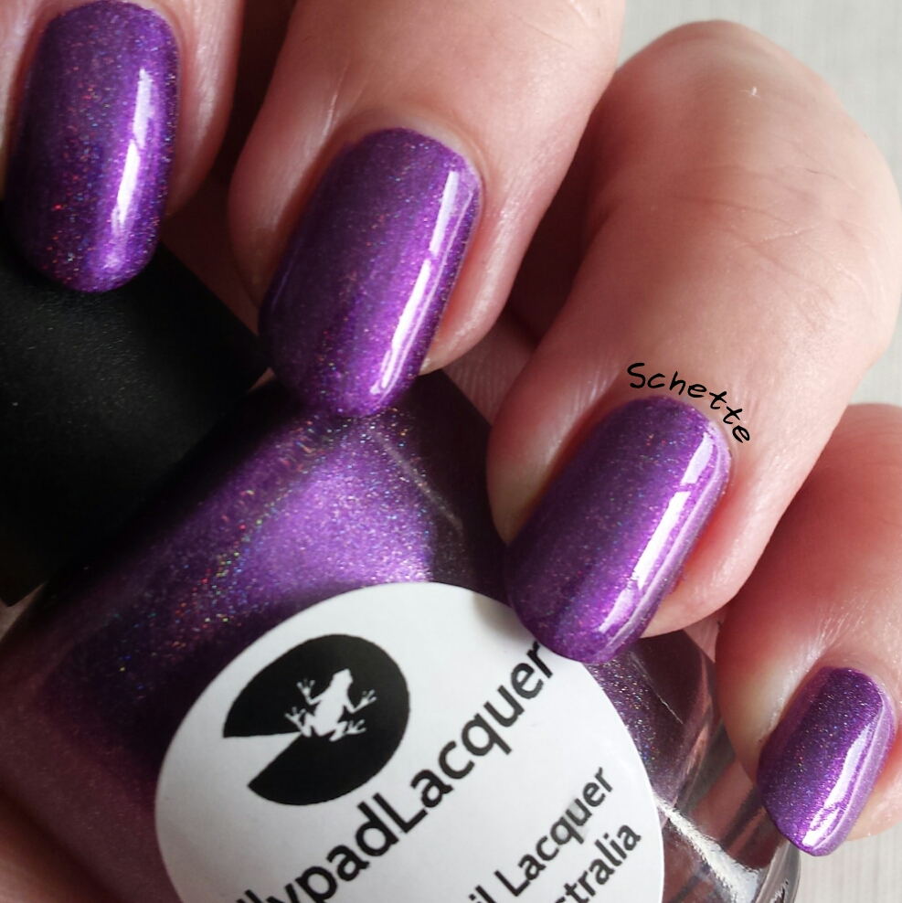 Le Vernis Lilypad Lacquer Good girl gone bad