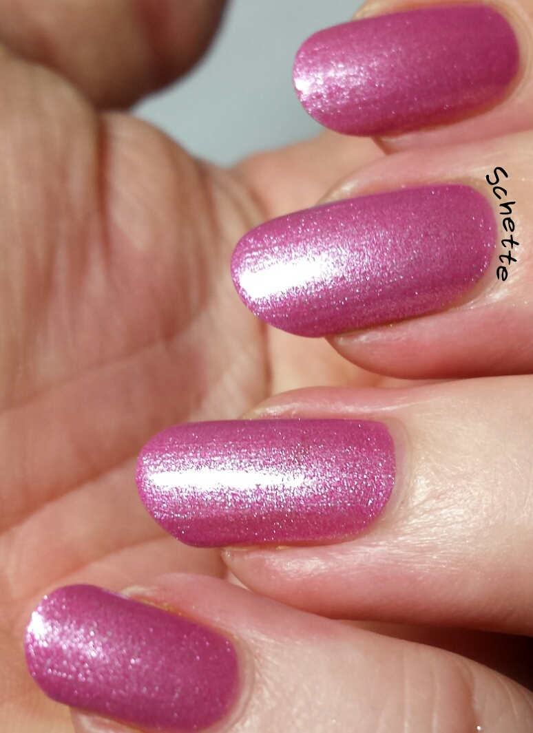 Le vernis Eat Sleep Polish Cream in my soda