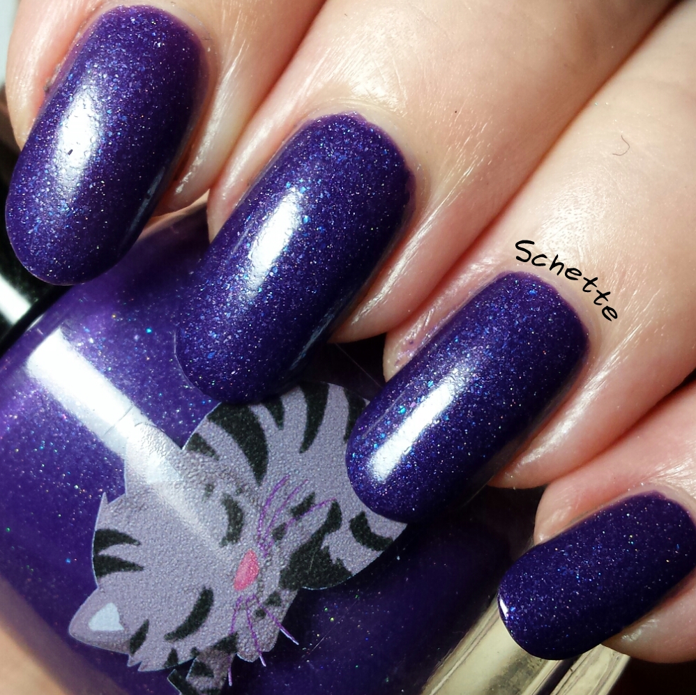 Le vernis Eat Sleep Polish Queen of the cosmos