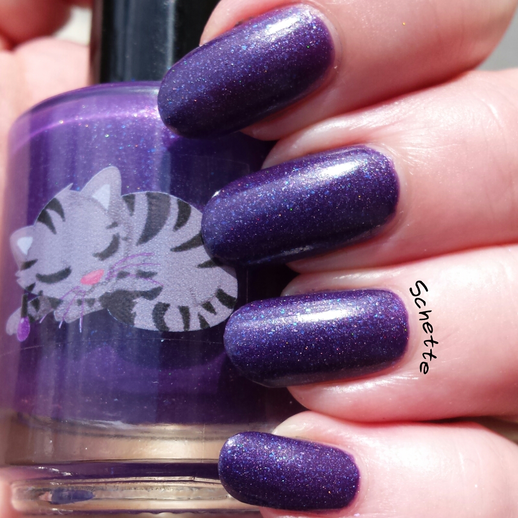 Le vernis Eat Sleep Polish Queen of the cosmos