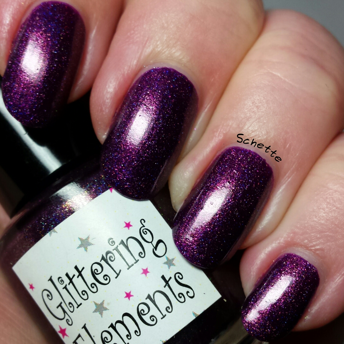 Le vernis Alluring Beauty de Glittering Elements