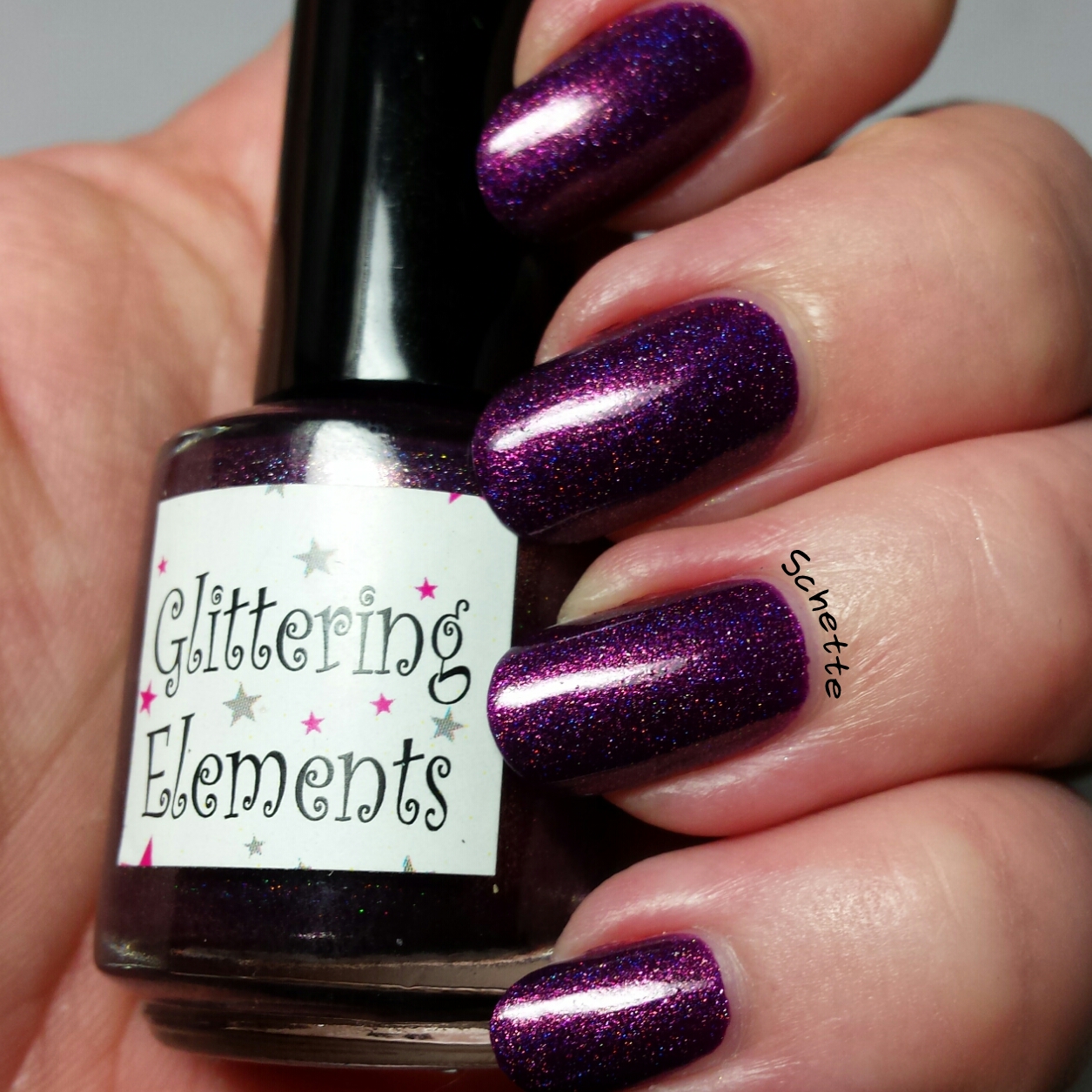 Le vernis Alluring Beauty de Glittering Elements