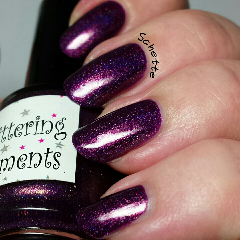 Le vernis Alluring Beauty de Glittering Elements