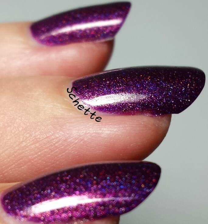 Le vernis Alluring Beauty de Glittering Elements