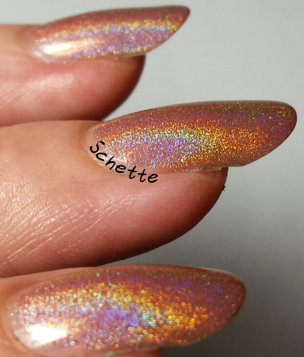 Le vernis Pretty Jelly Blithe