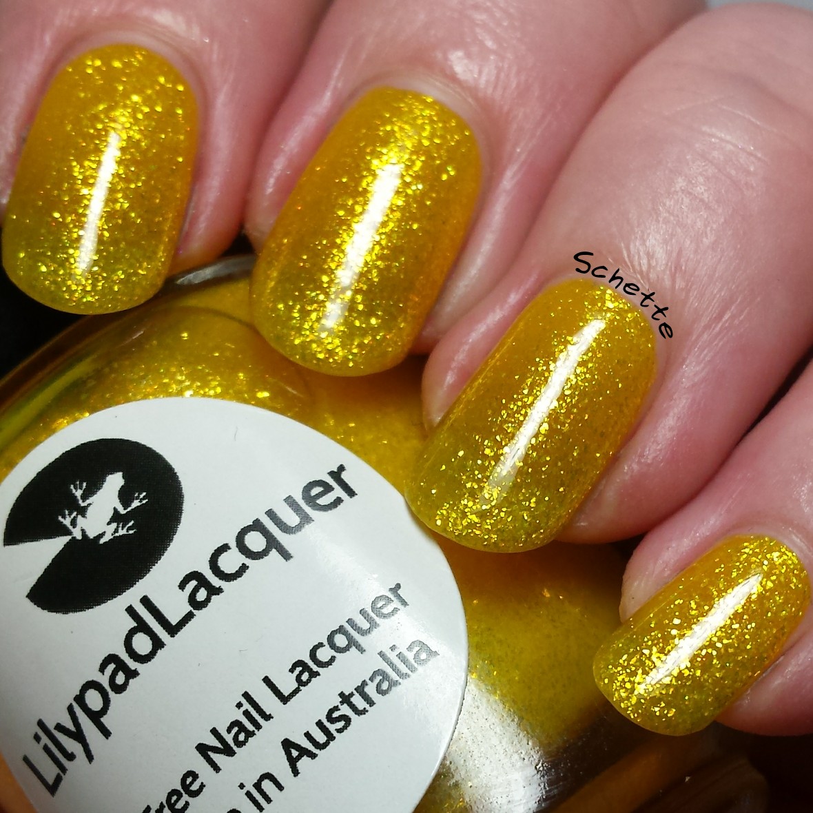 Lilypad Lacquer : Yellow diamonds