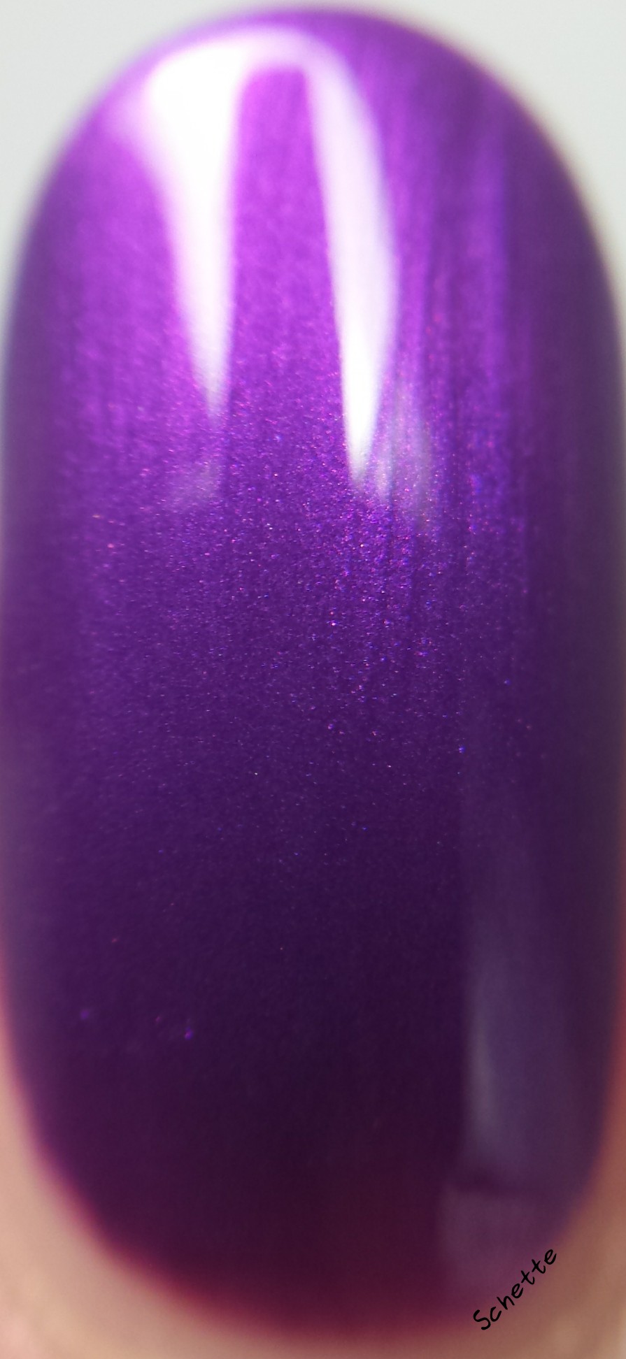 China Glaze : Coconut Kiss, Opi : The man with a golden gun