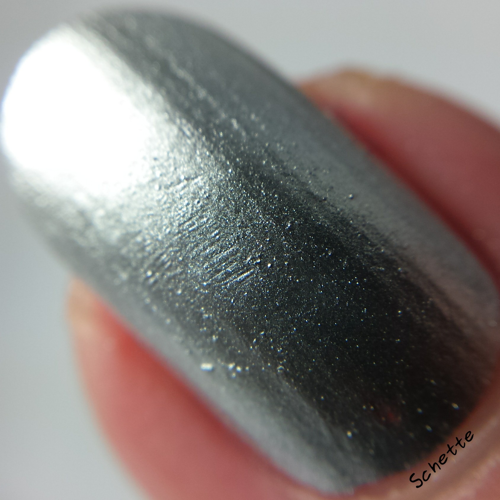 Essie : No Place like chrome
