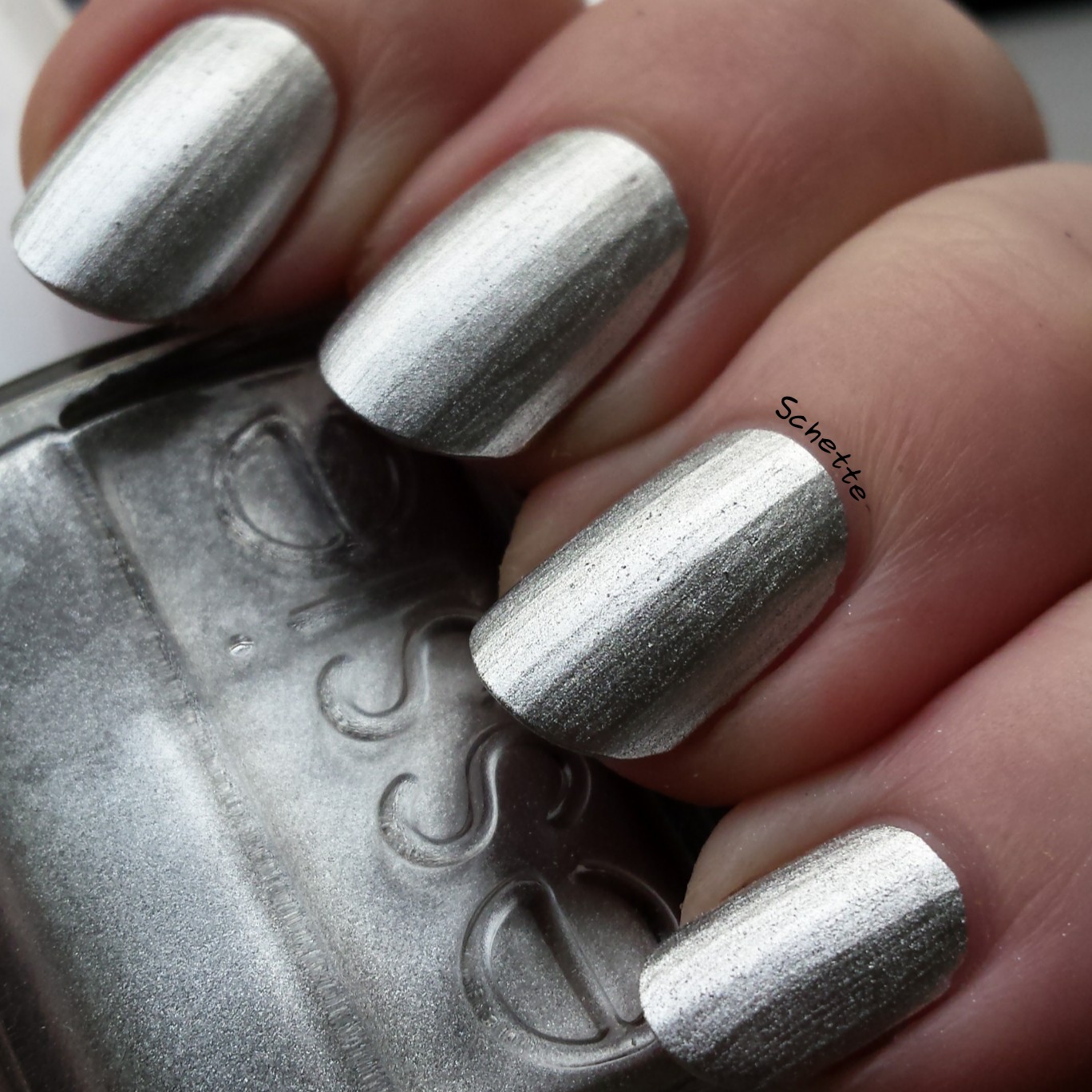 Essie : No Place like chrome