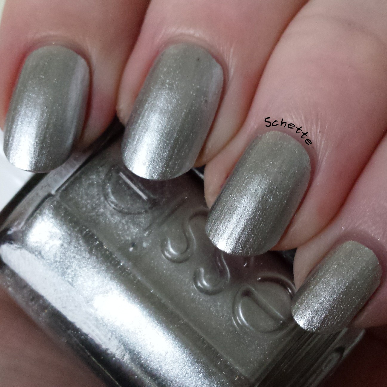 Essie : No Place like chrome