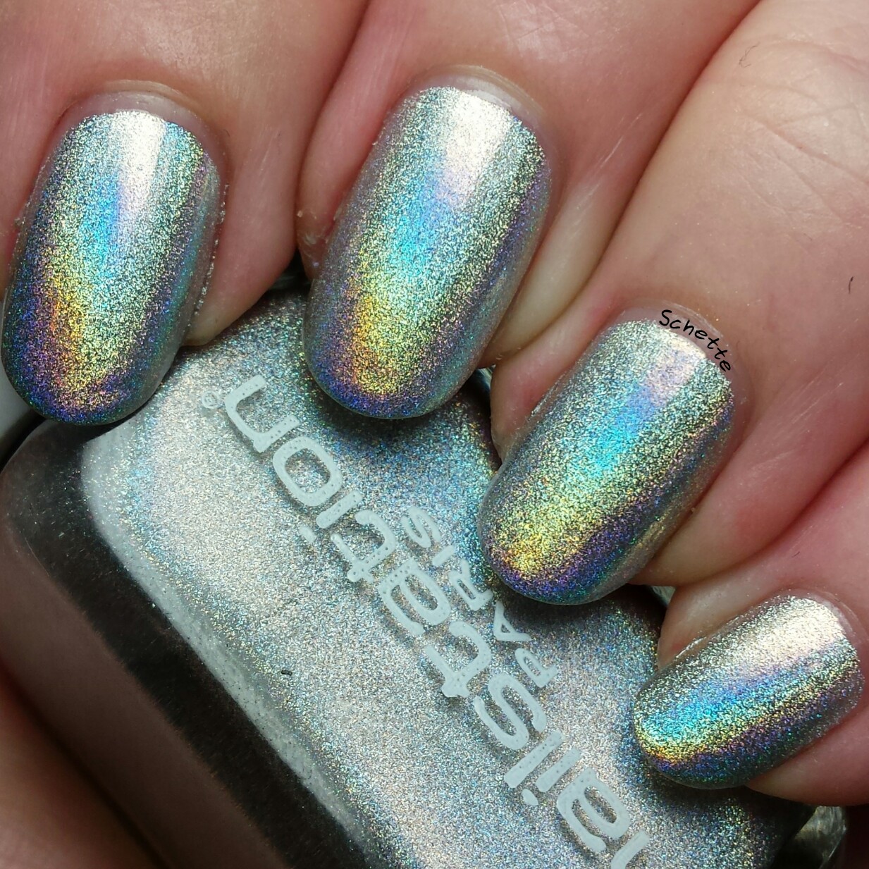 Nailstation : Illusion + Comparison to Chanel Holographic