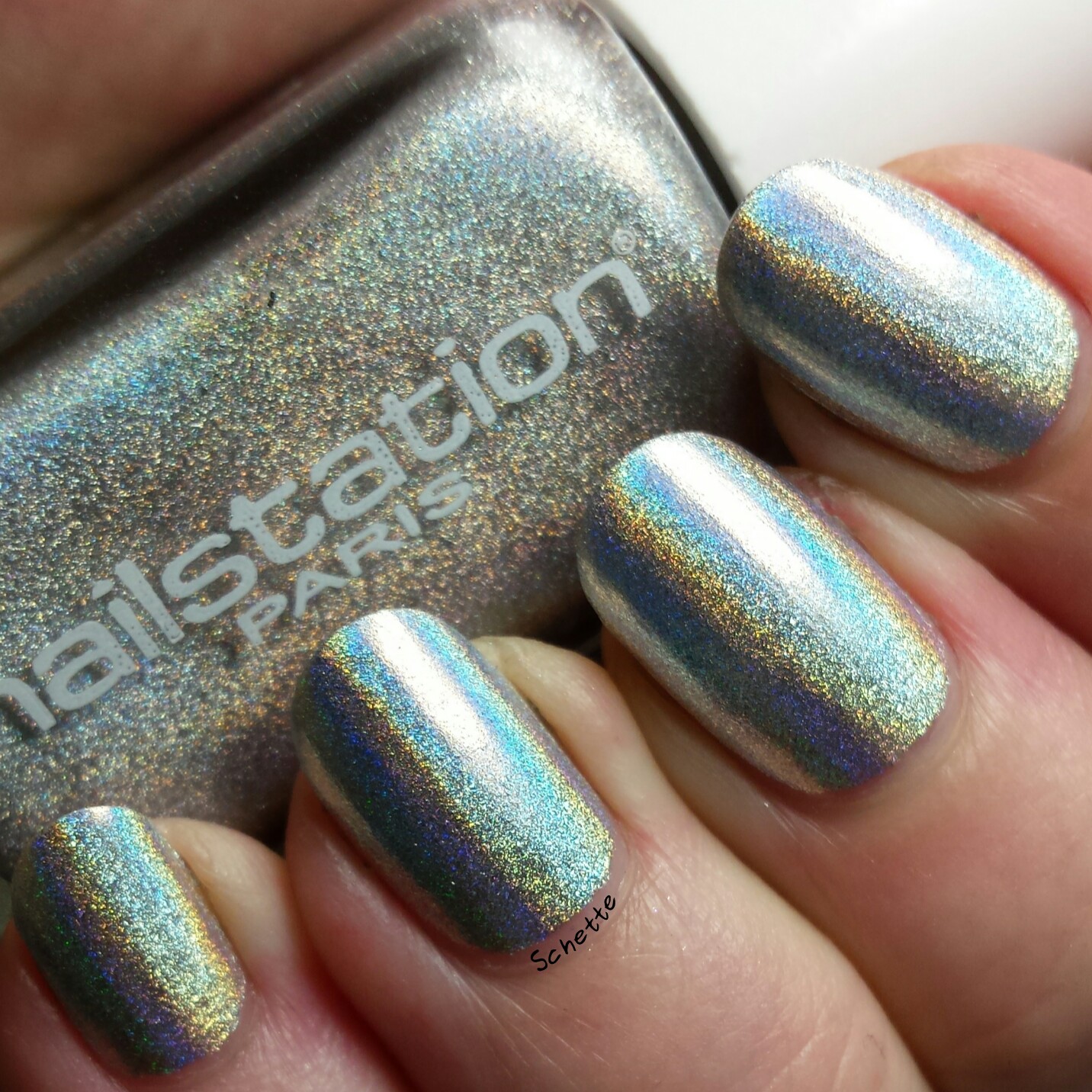 Nailstation : Illusion + Comparison to Chanel Holographic