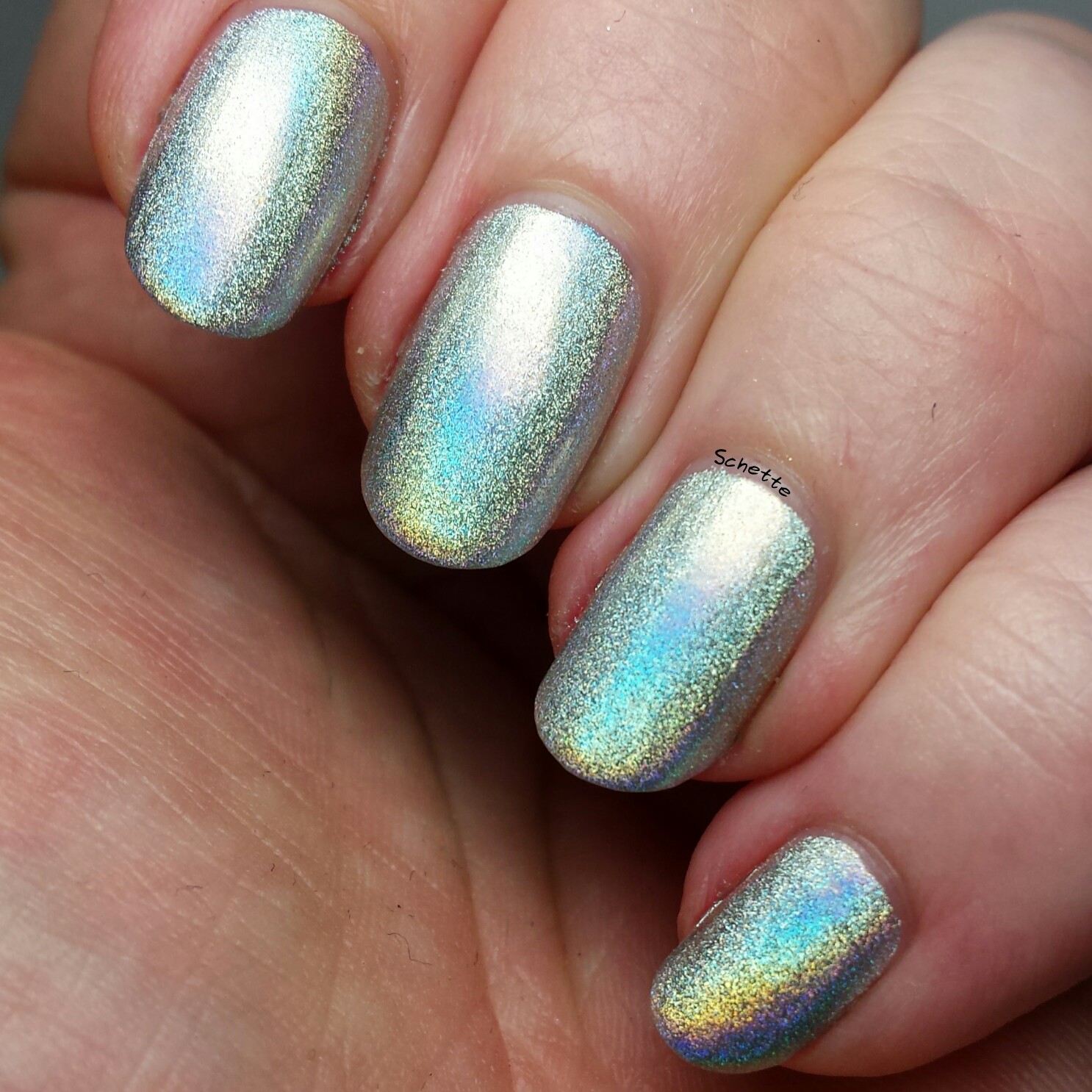 Nailstation : Illusion + Comparison to Chanel Holographic