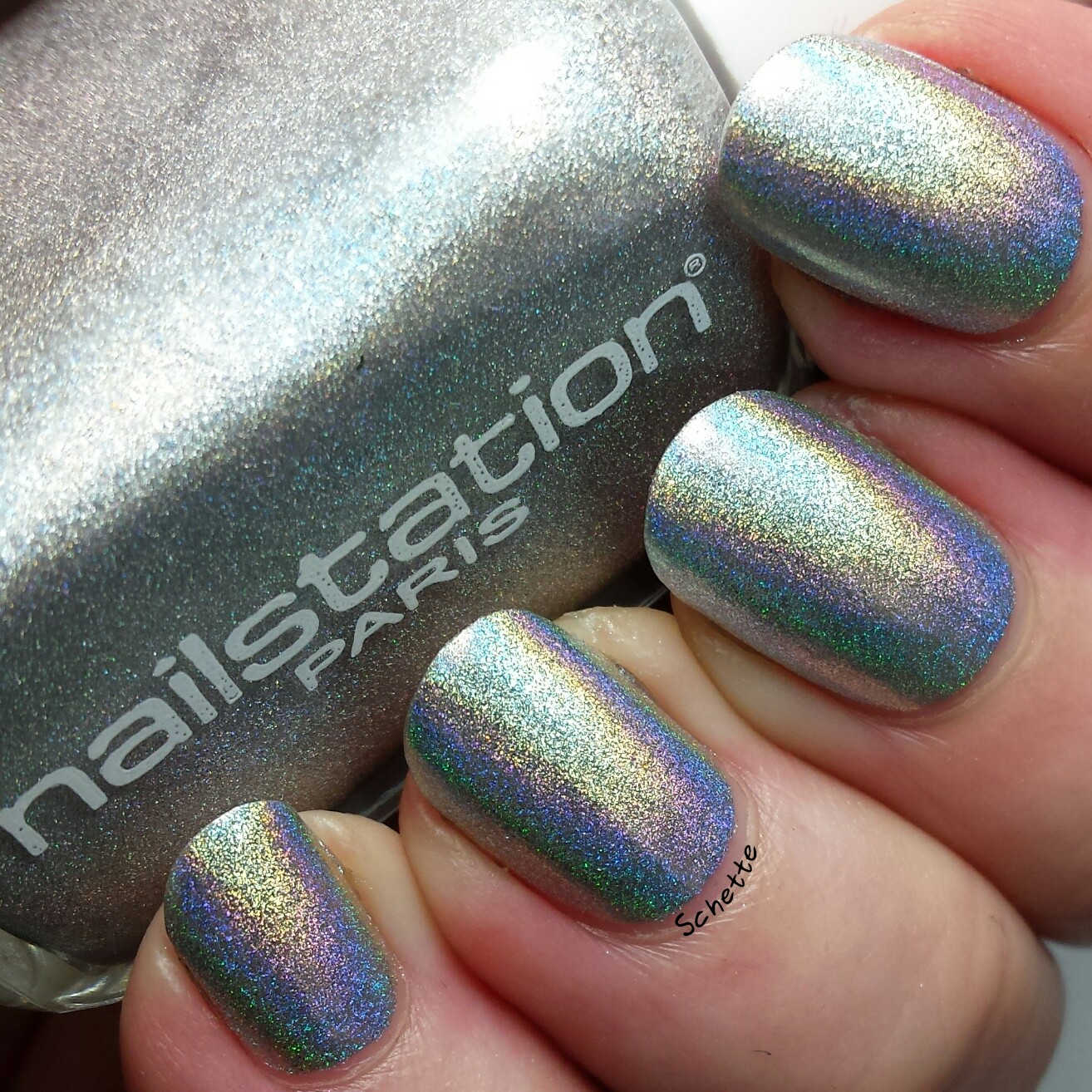 Nailstation : Illusion + Comparison to Chanel Holographic