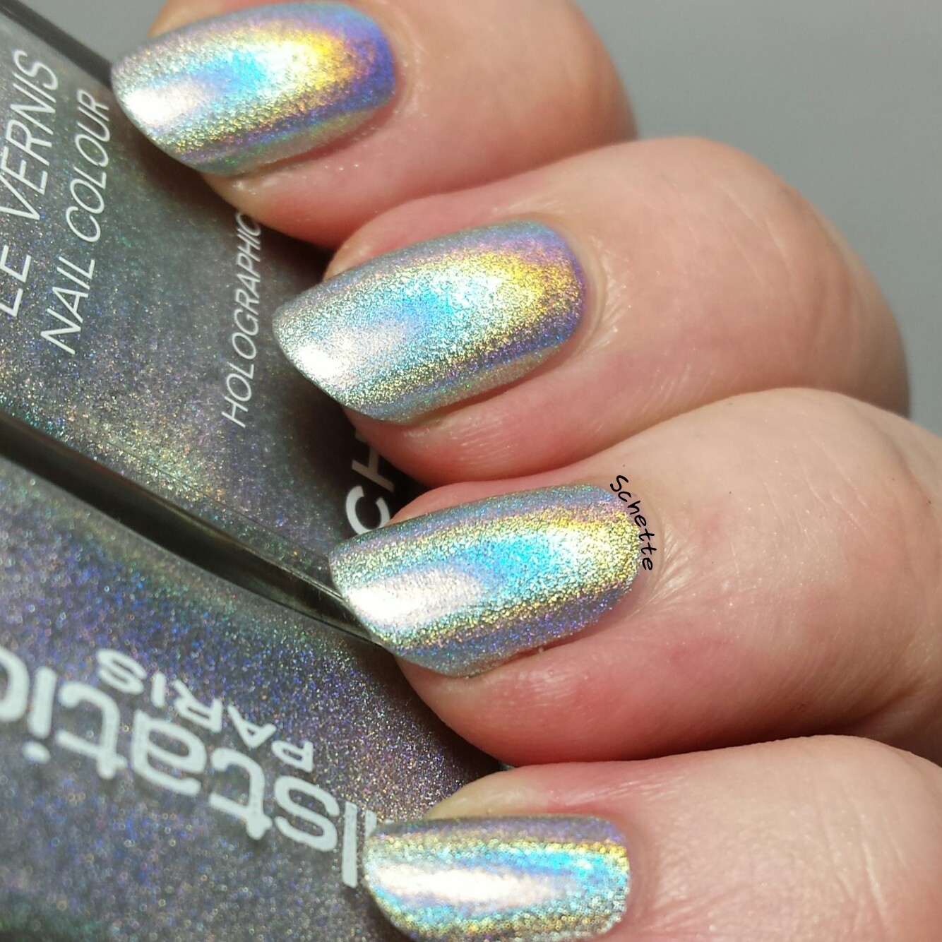 Nailstation : Illusion + Comparison to Chanel Holographic