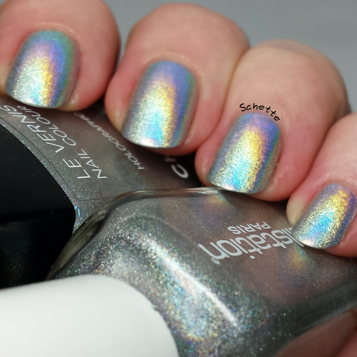 Nailstation : Illusion + Comparison to Chanel Holographic