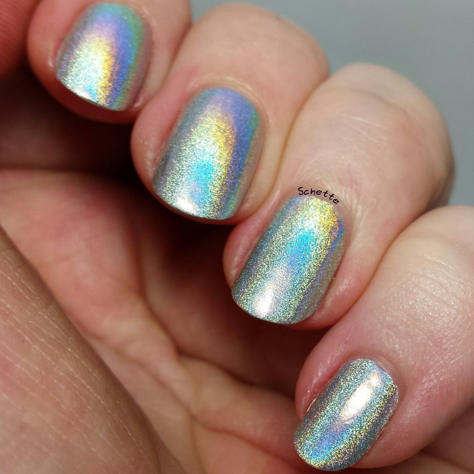 Nailstation : Illusion + Comparison to Chanel Holographic